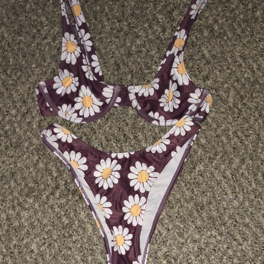 ROMWE Purple and White One Piece Swimsuit with Floral Print